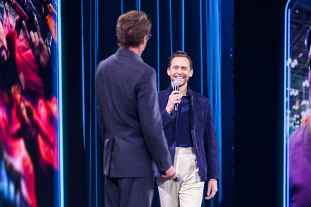 ROBERT DOWNEY JR., TOM HIDDLESTON