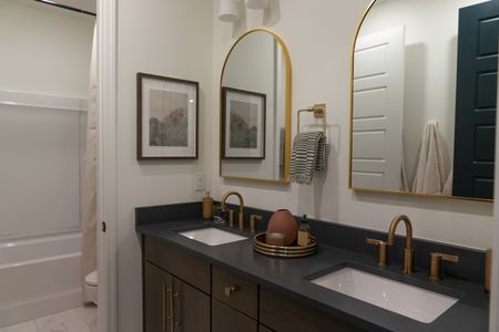 EXTREME MAKEOVER: HOME EDITION