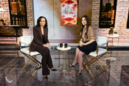 LINSEY DAVIS, OLIVIA MUNN