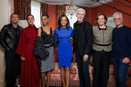 SAM WORTHINGTON, OONA CHAPLIN, ZOE SALDAÑA, LINSEY DAVIS, JAMES CAMERON, SIGOURNEY WEAVER, STEPHEN LANG