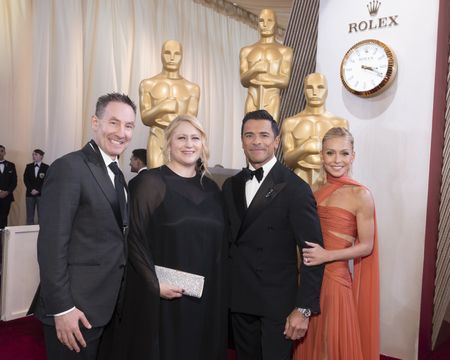 TIM GIANETTINO, DEBRA OCONNELL (PRESIDENT, ABC NEWS GROUP & DISNEY ENTERTAINMENT NETWORKS, DISNEY ENTERTAINMENT), MARK CONSUELOS, KELLY RIPA