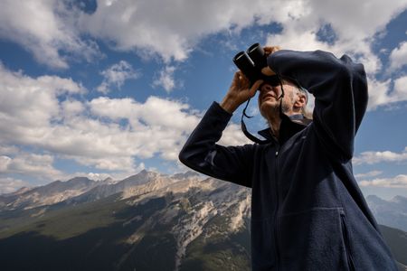Sir Ranulph Fiennes explores the Via Ferrata in British Columbia, Canada. Amidst mountains and whale watching, Sir Ranulph Fiennes and his cousin Joseph Fiennes reflect on Ran’s epic life and his new challenge of life with Parkinson’s. (National Geographic)