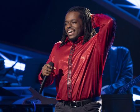 DESMOND ROBERTS
