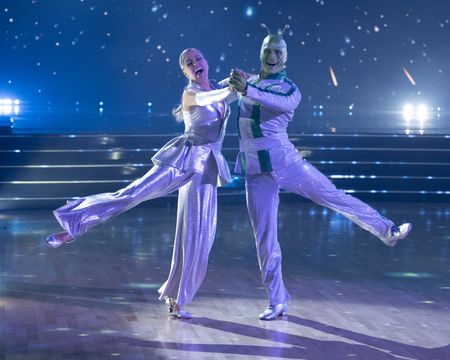 ELAINE HENDRIX, ALAN BERSTEN