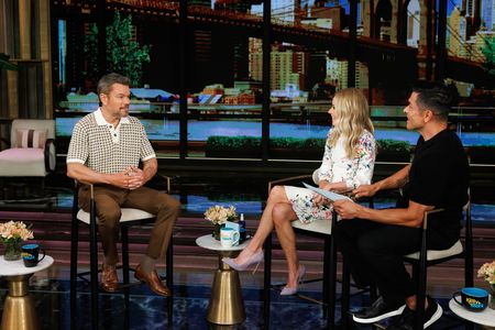 MATT DAMON, KELLY RIPA, MARK CONSUELOS