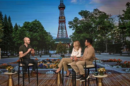 SCOTT KEYES, KELLY RIPA, MARK CONSUELOS