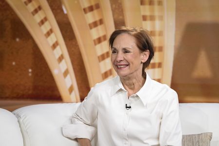 LAURIE METCALF