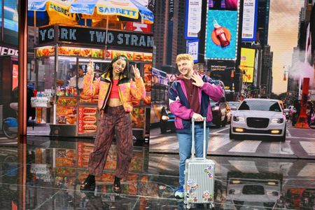 Christiani Pitts, Sam Tutty from Two Strangers - (Carry a Cake Across New York) 