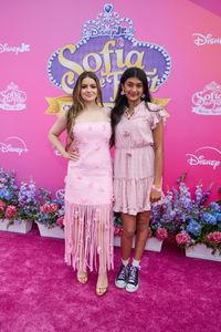 ARIEL WINTER, MELA PIETROPAOLO