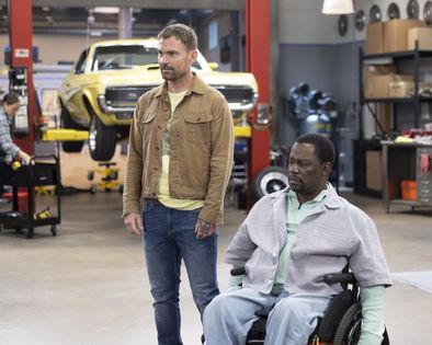 SEANN WILLIAM SCOTT, DARYL "CHILL" MITCHELL