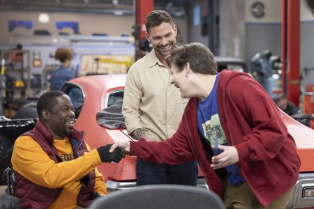 DARYL "CHILL" MITCHELL, SEANN WILLIAM SCOTT, MAXWELL SIMKINS