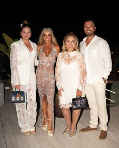 CAMILA GUIRIBITEY, NICOLA WILLS, TATY GUIRIBITEY, DR. J