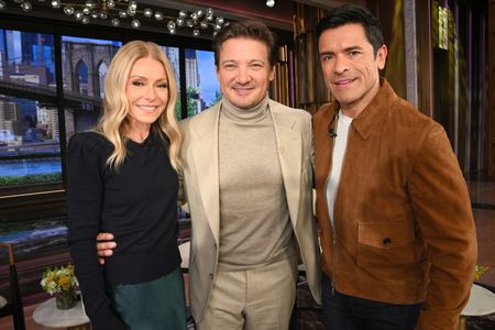 KELLY RIPA, JEREMY RENNER, MARK CONSUELOS