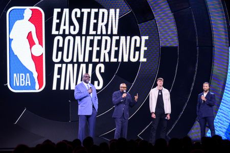 SHAQUILLE O'NEAL, KENNY SMITH, COOPER FLAGG, JALEN BRUNSON