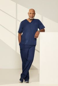 Bio profile offJames Pickens Jr.