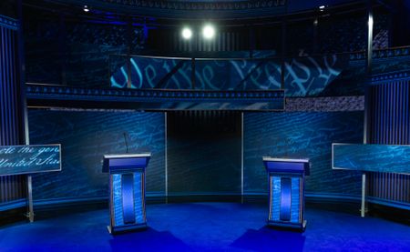 DEBATE SET 