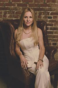 JESSICA CAPSHAW