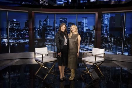 Juju Chang, Kate Hudson