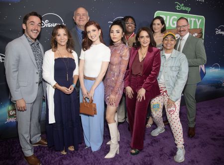 CHRIS HOUGHTON (CREATOR & EXECUTIVE PRODUCER), CHERI OTERI, BOB JOLES, MARIEVE HERINGTON, ANNA AKANA, ZENO ROBINSON, ARTEMIS PEBDANI, ANNA O'BRIAN (DIRECTOR), RAVEN-SYMONÉ, SHANE HOUGHTON (CREATOR & EXECUTIVE PRODUCER)