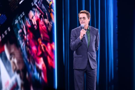 ROBERT DOWNEY JR.