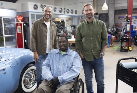 JESSE WILLIAMS, DARYL "CHILL" MITCHELL, SEANN WILLIAM SCOTT