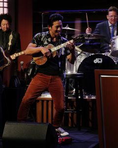JAKE SHIMABUKURO AND MAIYA SYKES WITH THE CLETONES