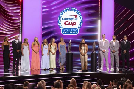 CHLOE HUMPHREY, ASHLEY HUMPHREY, NICOLE HUMPHREY, KATE LEVY, JENNY LEVY, ELLE DUNCAN, WILL HOWARD, GEE SCOTT JR., CODY SIMON