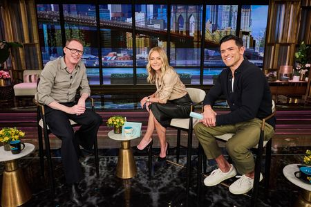 PAUL BETTANY, KELLY RIPA, MARK CONSUELOS