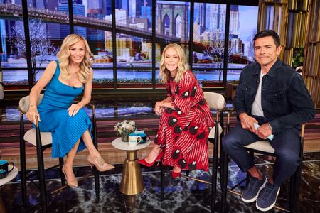JENNY MCCARTHY-WAHLBERG, KELLY RIPA, MARK CONSUELOS