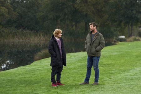 Inspired by the benefits of learning a new skill, which aids memory and cognitive function, Chris Hemsworth takes up drumming. When Ed Sheeran invites him to perform at a stadium concert, Chris has just months to master the instrument, conquer his nerves, and perform in front of 70,000 fans. Itìs a challenge that pushes him beyond his limits. (credit: National Geographic/Laura Radford)