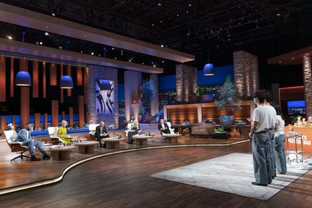 MICHAEL STRAHAN, BARBARA CORCORAN, KEVIN O'LEARY, LORI GREINER, ROBERT HERJAVEC