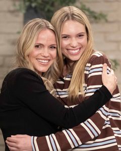 ALEXA HAVINS, BLUESY BURKE