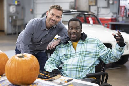 SEANN WILLIAM SCOTT, DARYL "CHILL" MITCHELL