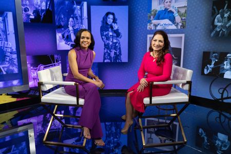 LINSEY DAVIS, GLORIA ESTEFAN