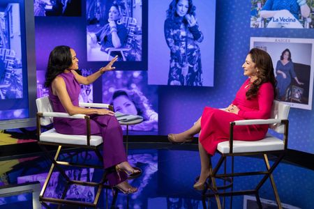 LINSEY DAVIS, GLORIA ESTEFAN