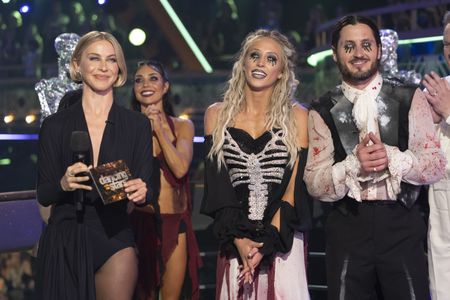 JULIANNE HOUGH, JENNA JOHNSON, ALIX EARLE, VALENTIN CHMERKOVSKIY