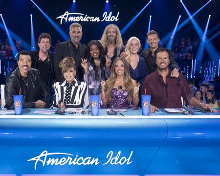 TOP: ELLIOTT YAMIN, TAYLOR HICKS, PARIS BENNETT, BUCKY COVINGTON, KELLIE PICKLER, RYAN SEACRESTBOTTOM: LIONEL RICHIE, PAULA ABDUL, CARRIE UNDERWOOD, LUKE BRYAN
