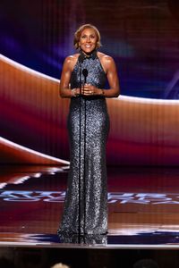 ROBIN ROBERTS