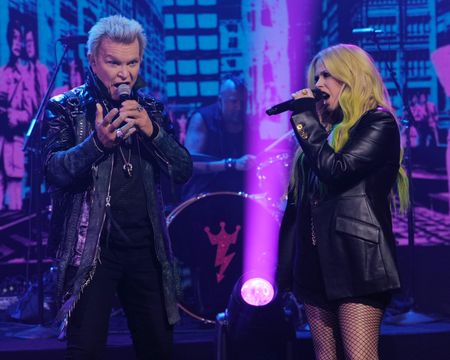 BILLY IDOL, AVRIL LAVIGNE