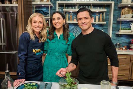KELLY RIPA, YUMINA JAWAD, MARK CONSUELOS