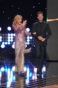 VANNA WHITE, RYAN SEACREST