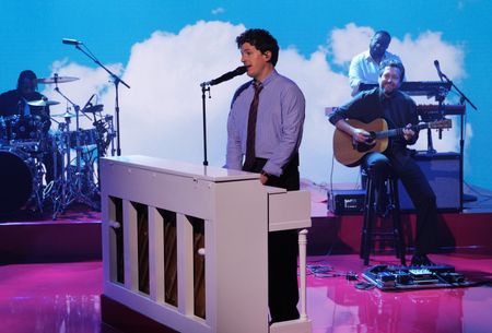 CHARLIE PUTH