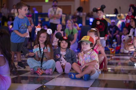 DISNEY JR. LET’S PLAY!