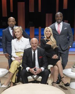 DAYMOND JOHN, BARBARA CORCORAN, KEVIN O'LEARY, LORI GREINER, RASHAUN WILLIAMS