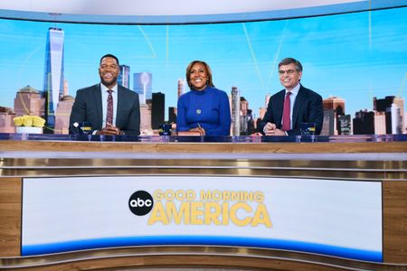 MICHAEL STRAHAN, ROBIN ROBERTS, GEORGE STEPHANOPOULOS