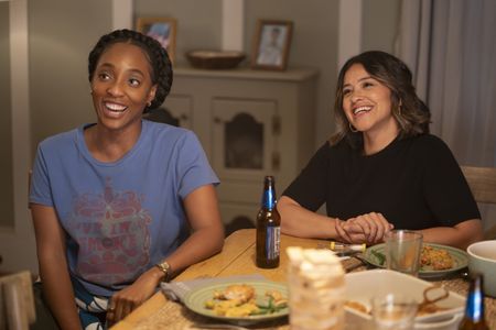 IANTHA RICHARDSON, GINA RODRIGUEZ