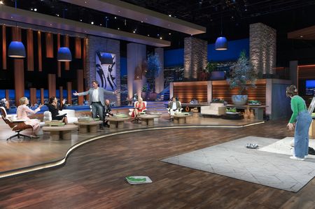 BARBARA CORCORAN, JOANNA GAINES, CHIP GAINES, KEVIN O'LEARY, LORI GREINER, DANIEL LUBETZKY