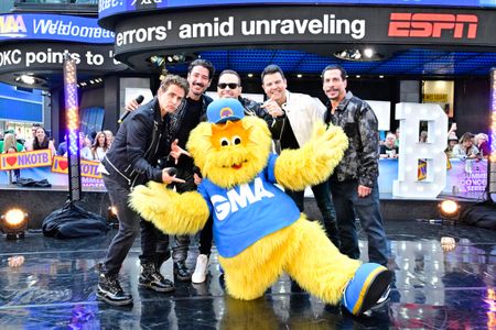 NEW KIDS ON THE BLOCK, RAY