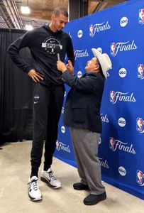 VICTOR WEMBANYAMA, GUILLERMO RODRIGUEZ 