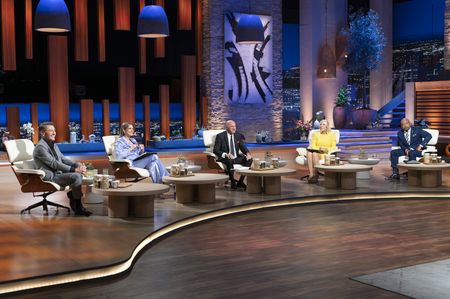 ROBERT HERJAVEC, ALLISON ELLSWORTH, KEVIN O'LEARY, LORI GREINER, DAYMOND JOHN